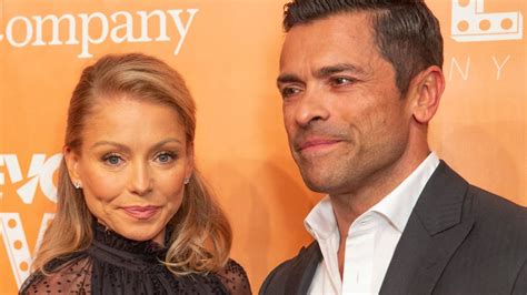 Kelly Ripas Change To Living Situation With Husband Mark Consuelos