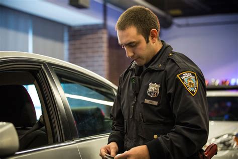 Nypd Will Equip All Officers With Body Cameras By Late 2019 Engadget Police Officer Body