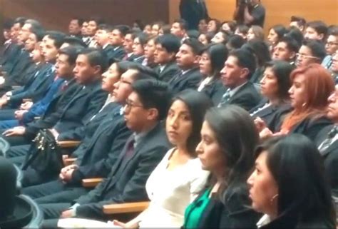 La Hija De Evo Morales Juró Como Abogada En La Casa Grande Del Pueblo