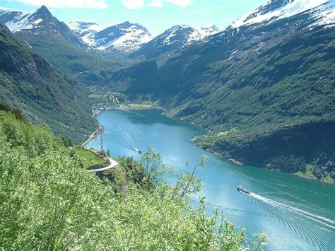Fjords De Louest De La Norvège Geirangerfjord Et Naeroyfjord