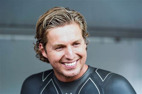 Pieter van den hoogenband (netherlands) winning gold in the 100m freestyle at the sydney olympics (2000) in a time of 48.30. Is Pieter van den Hoogenband nou wel of niet geschikt voor ...