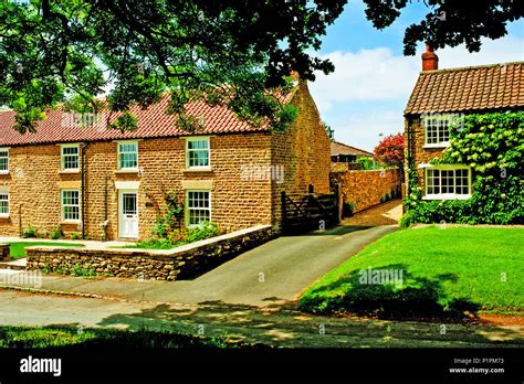 Yorkshire Village Cottages Hi Res Stock Photography And Images Alamy