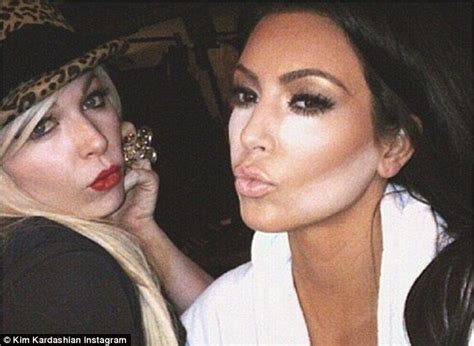 Kim Kardashian Shares Snap Of Her Two Tone Contouring Make Up Kim Kardashian Show Kardashian