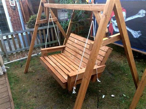 As with all of our plans, you are building at your own risk and you should have a firm understanding of building in general before you attempt many of our plans (some are easy as. Build a Pallet Swing - Easy Pallet Ideas