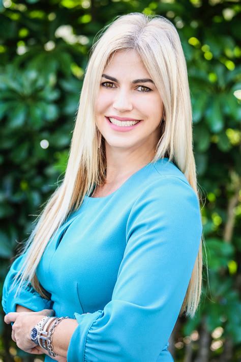 Coldwell Banker Real Estate Agent Florida Agent Uses Her Knowledge