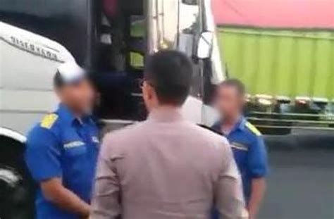 Homepage » radar jateng » sopir diduga lalai, kernet tewas terlindas bus. Bus Sugeng Rahayu Ngeblong Terciduk Polisi: Otaknya Dipakai! - MobiMoto.com