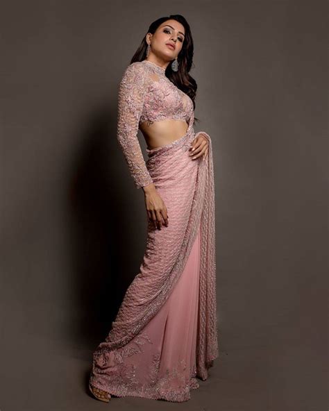 Gorgeous Alert Samantha Akkineni Looks Eternal In A Designer Saree And