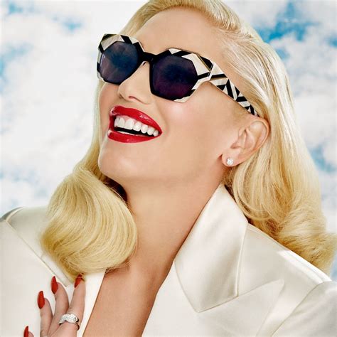 Gwen Stefani Has One Celeb In Mind For Her Latest Eyewear Launch Spoiler Its Oprah
