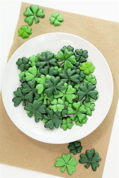 How To Make Fun Shamrock Royal Icing Transfers With Free Patterns The