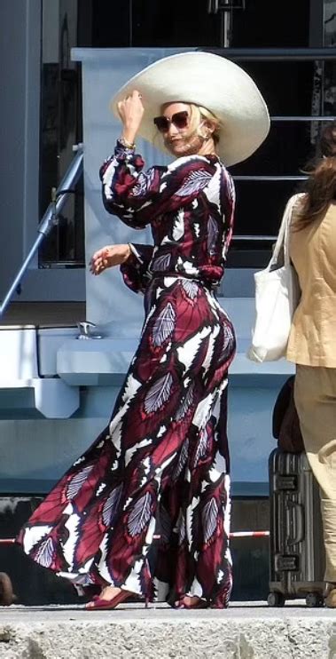Kate Hudson On The Set Of Knives Out 2 Rcelebs