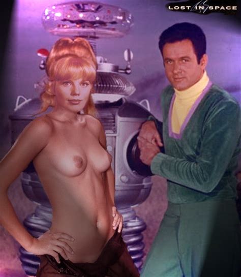 Post Don West Judy Robinson Lost In Space Marta Kristen Robot B Fakes