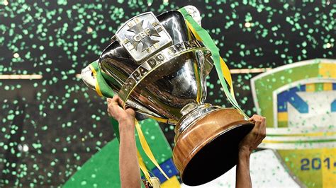 Após a paralisação de quase seis meses devido a pandemia de coronavírus, as disputas pelo título foram marcadas para os. copa-do-brasil-trophy-trofeu-2014_1i2a447dbl4ug1gm2en0k9uzs1 - Chuteira FC
