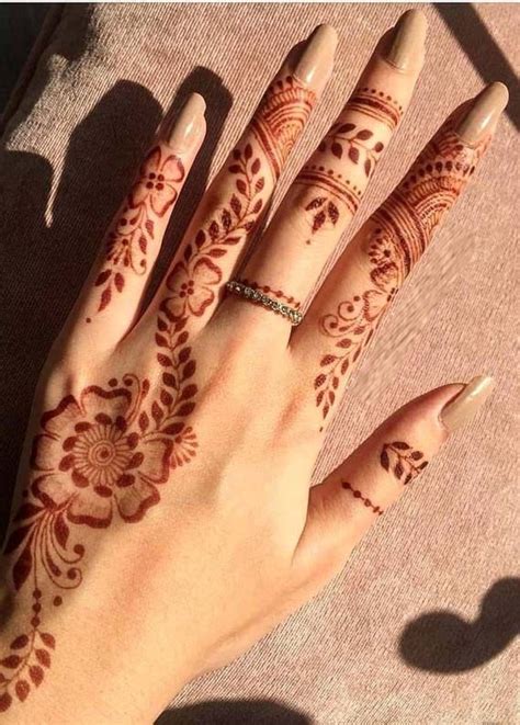20 Simple Mehndi Designs For Hands And Fingers In 2019 Henna Designs