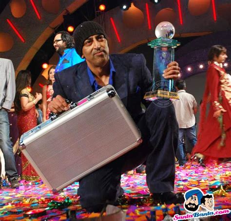 Even before the official reports, the small screen audiences opine that, master anand should bag the winner trophy of bigg boss season 3, as he is. Big Boss 3 Grand Finale -- Bigg Boss 3 winner Vindu Dara ...