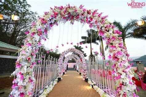 15 Magnificent Wedding Entrance Decor Ideas To Create The Perfect