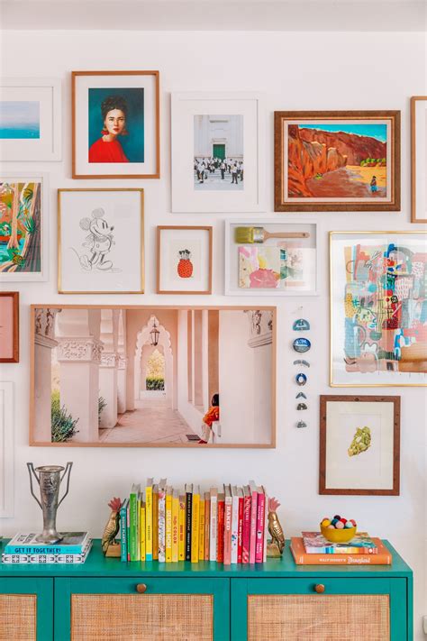 How To Make A Gallery Wall A Guide To Selecting Arranging Hanging Art Studio Diy