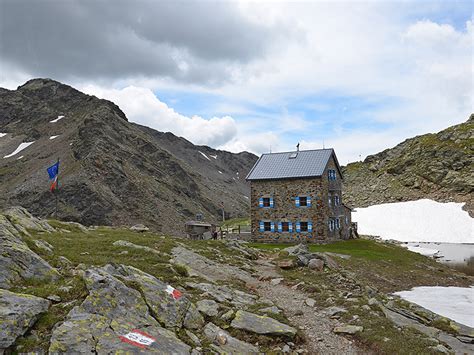 Flaggerschartenhütte 2481 M Marburger Hütte In Südtirol