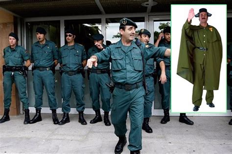 el b o e prohíbe disfrazarse con el uniforme reglamentario de guardia civil para carnaval