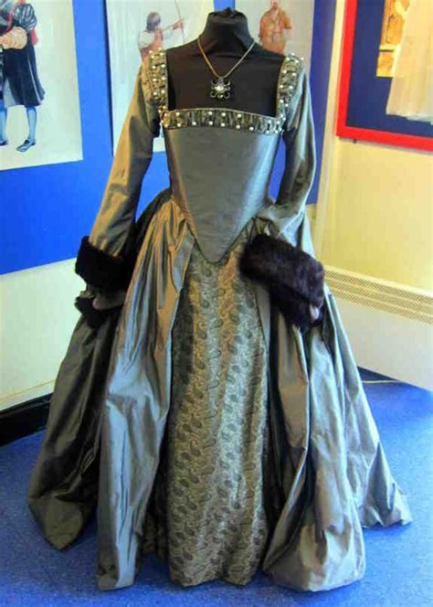 Vestido De Ana Bolena Tudor Dress Tudor Costumes Renaissance Gown
