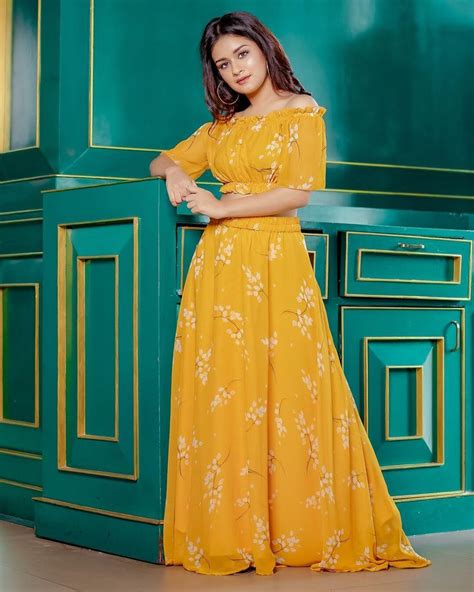 Avneet Kaur Looks Absolutely Gorgeous💛💛💛 Indian Fashion Dresses Designer Party Wear Dresses