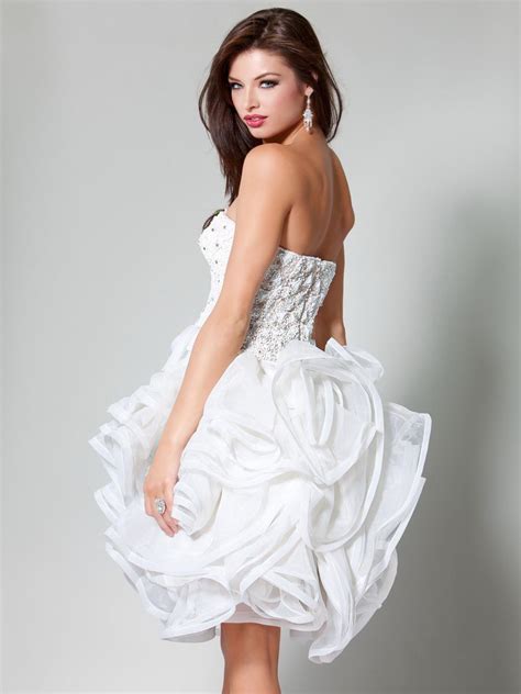 White A Line Strapless Sweetheart Zipper Short Mini Cocktail Dresses With Beading And Ruffled Skirt