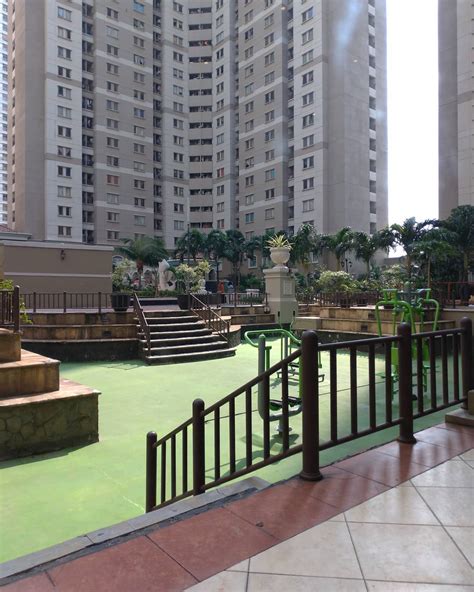 Kami suka menggunakan keduanya, agoda dan airbnb karena lebih bagus kalau ada pilihan bisa menginap di hotel atau menginap di rumah orang. Catat dalam List, Ini Dia 9 Apartemen Murah di Jakarta ...