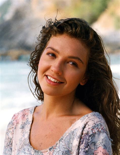 1994 Thalia Protagoniza La Telenovela Marimar Samantha Robinson