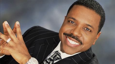 Televangelist Creflo Dollar Needs A Private Jet For Missionary Work
