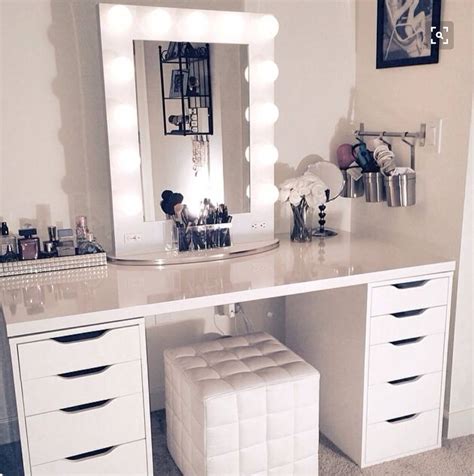 19 Best Makeup Vanity Ideas And Designs For 2017