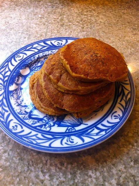 1/2 cup dry 160 calories 26.7 grams carbs 2.7 grams fat 5.3 grams protein. Gluten- free, Low- Calorie Pumpkin Oat Pancakes | Rezepte