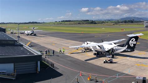 Plane Spotting From The Tauranga Airport Atc Tower Youtube