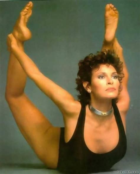 Raquel Welch This Is Why She Looks So Good She S Been Doing Yoga For