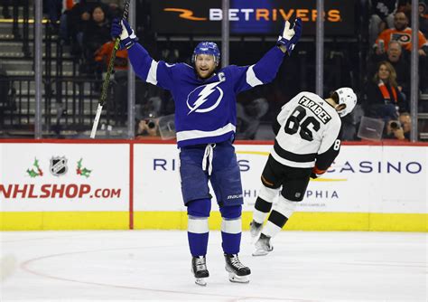 Stamkos Has Assist For 1000th Point Lightning Beat Flyers Seattle Sports