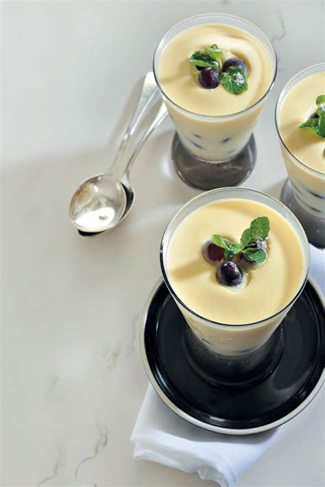 This white chocolate mousse is rich and creamy, and you need only 10 minutes of work to make this. White chocolate mousse with red grapes recipe - F&HE Magazine