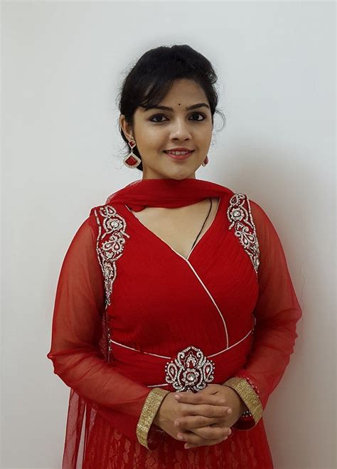 Aarya Ambekra Marathi Singer Actress Biography Info Wiki Songs