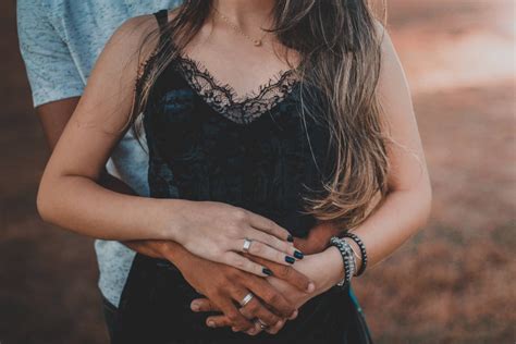 Signs Youre In A Toxic Relationship Popsugar Love And Sex