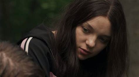 Hanna First Impression The Esme Creed Miles Starrer Can Hold Your