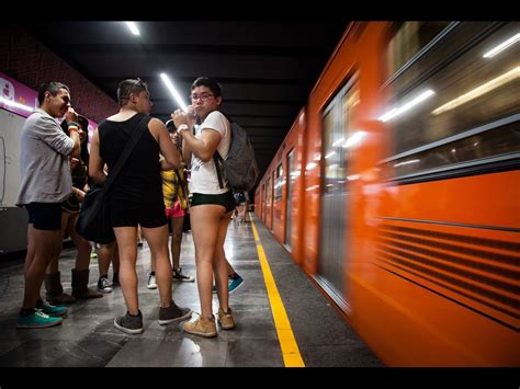 Un Día En Metro Sin Pantalones En El Distrito Federal Noticieros