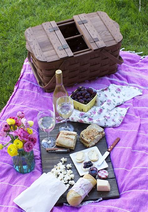 A Diy Folding Tray For Picnics At Home In Love Picnic Summer Picnic Picnic Time
