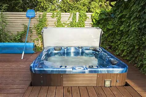 What Are The Pros And Cons Of Salt Water Hot Tubs