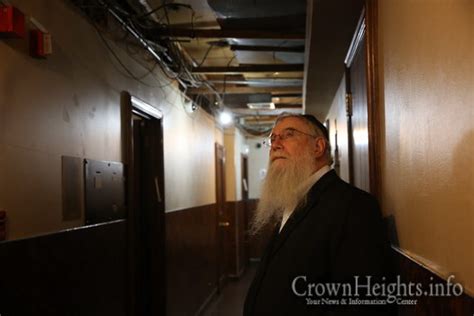 770s Upstairs Gets New Ceilings Chabad News