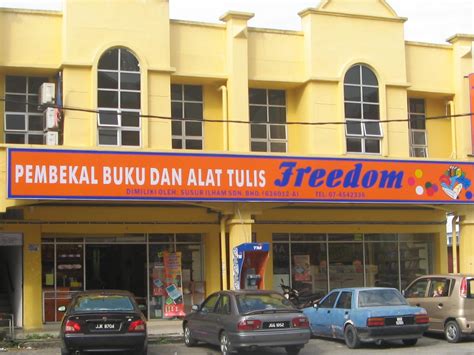2 buku, 2 spidol, 3 tinta seharga rp19.700 paket c: Kedai Buku Freedom
