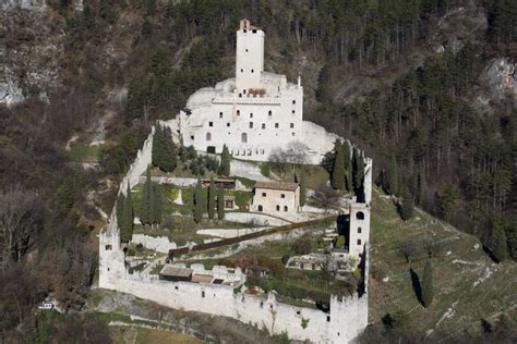 Pasquetta 2016 In Trentino Torna Il Picnic Allinterno Del Castello Di