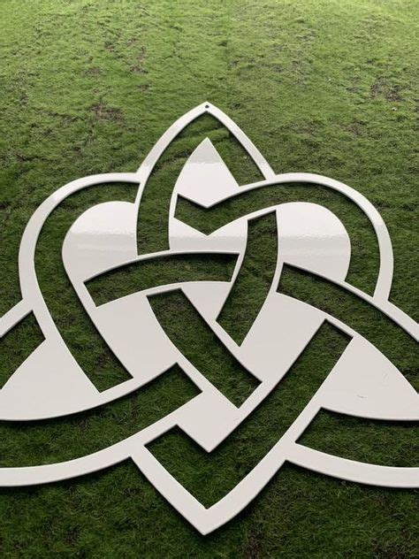 Celtic Sisters Knot Is A Symbol Of Sisterhood In 2020 Celtic Sister