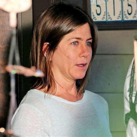 jennifer aniston loves going without makeup complex