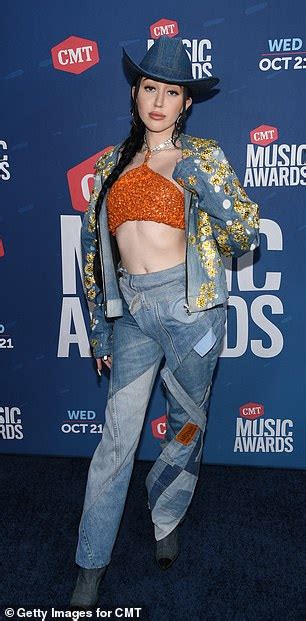 noah cyrus apologizes for using a racist remark to defend harry styles amid candace owens row