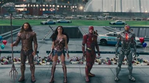 Watch ‘justice League Vs Superman Behind The Scenes Video Released