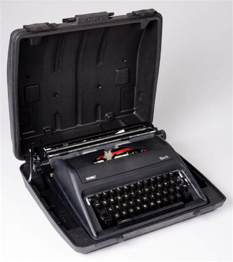 Royal 79103y Epoch Manual Typewriter