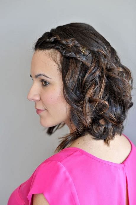 If you're stuck at home at the moment, why not use the time to plan your next short haircut? Easy braided hairstyles for short hair
