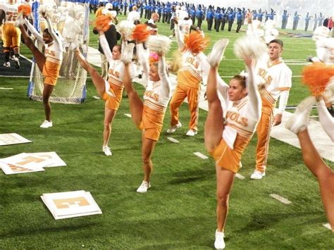 University Of Tennessee Cheerleading Cheerleaders College Football